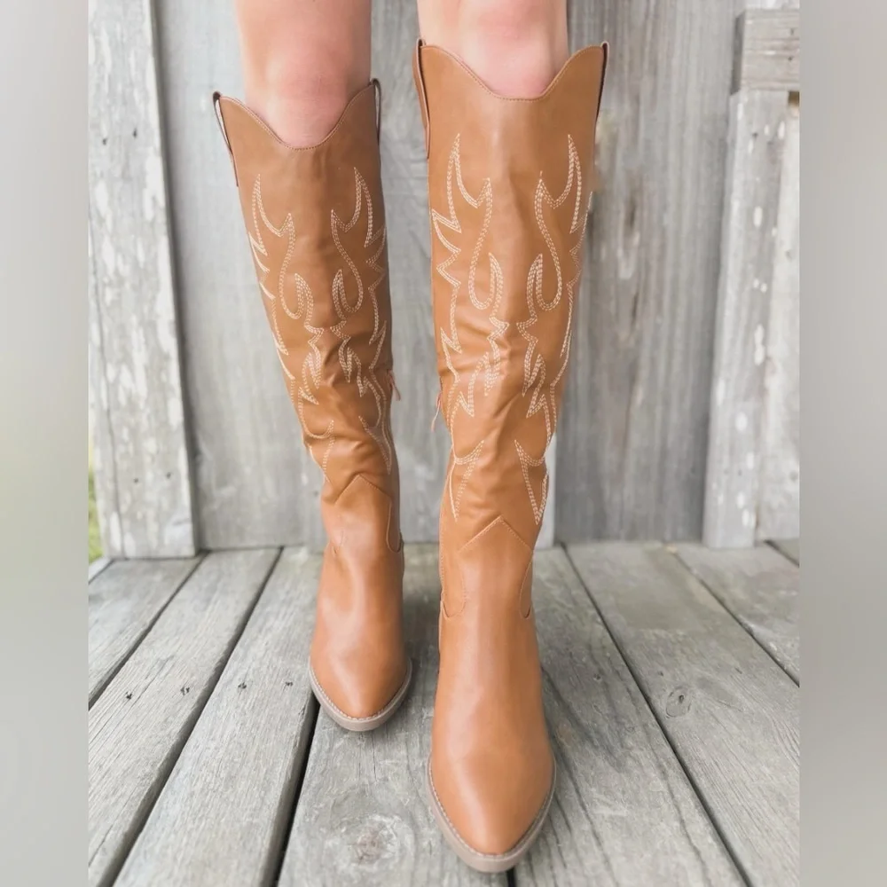 TAN KNEE HIGH SMOOTH COWBOY BOOT WITH WESTERN EMBROIDERY - Picture 2 of 3
